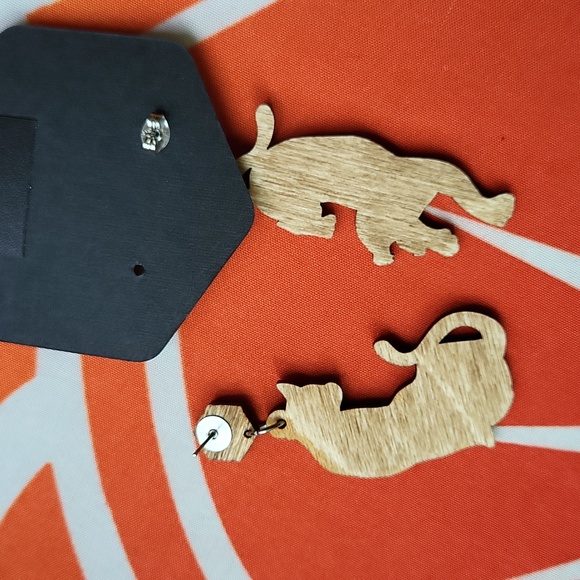 Lisa Frank themed leopard earrings - Picture 3 of 9